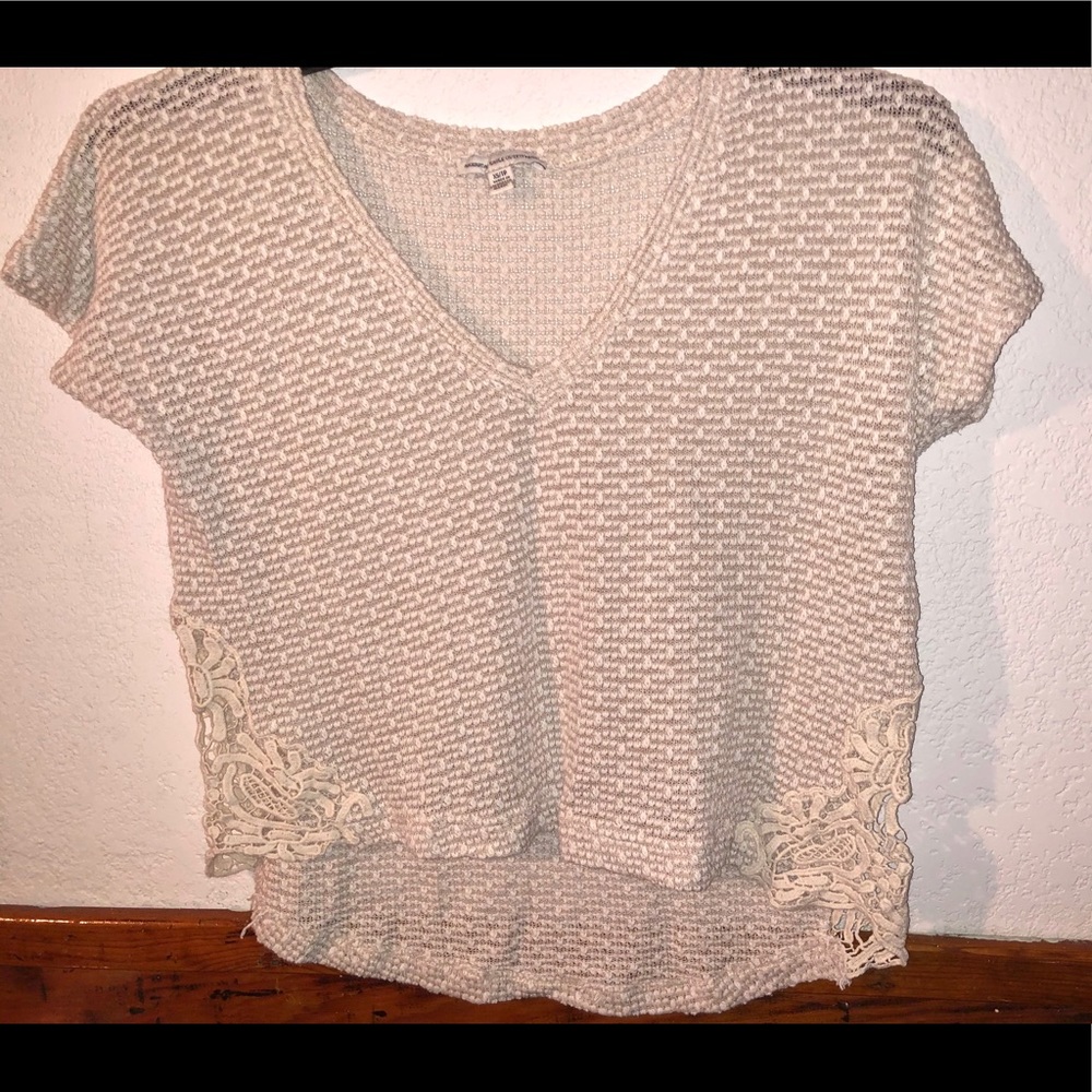 AMERICAN EAGLE | V-Neck Lace Top